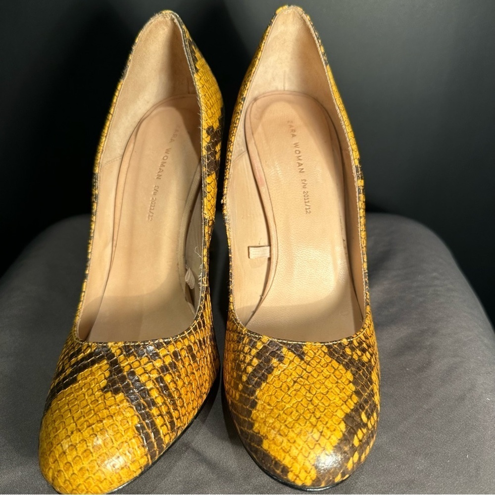 Zara Yellow Snakeskin Heels - Picture 3 of 5